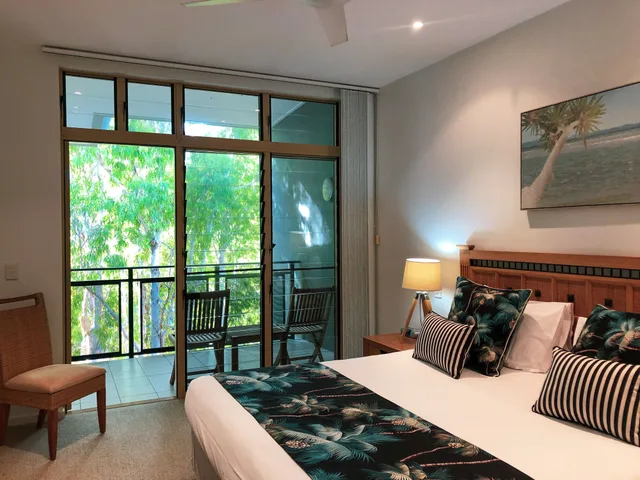 2 Bedrooms, Apartment, King and Twin Beds, SANCTUARY PALM COVE 10/15