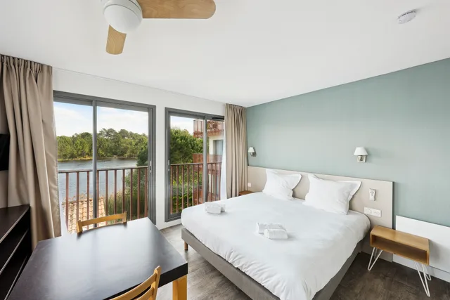 Studio, Double or Twin Bed, Pool Side، All Suites Appart Hotel la Teste de Buch 1/2