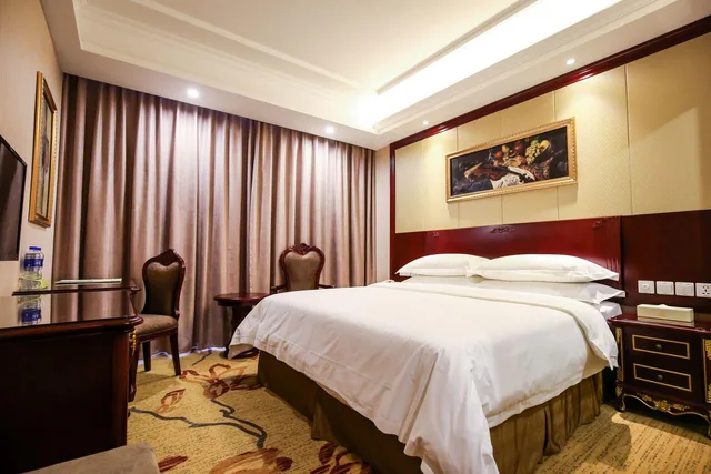 غرفة بسرير مزدوج، Vienna Hotel Shanghai Pudong Airport New International Expo Center 1/1