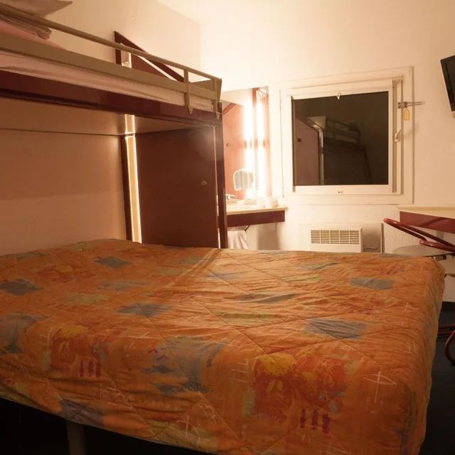 Room, Triple, Shared Bathroom, Hotel ClassEco Gent 3/4