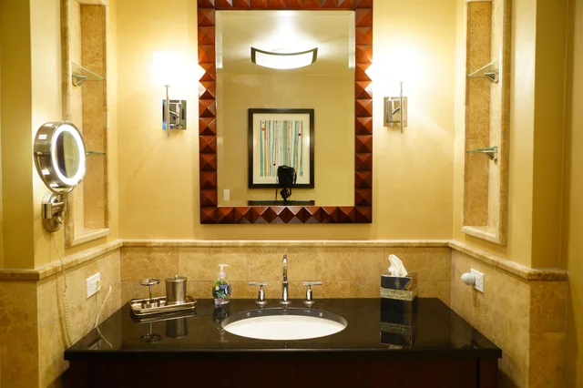 2 Bedrooms, Suite, King Bed, 1 King and 2 Double Beds, Ocean View, 2 Bathrooms, Sofa, Balcony, Large، Palm Beach Singer Island Resort and Spa Luxury Suites 4/5