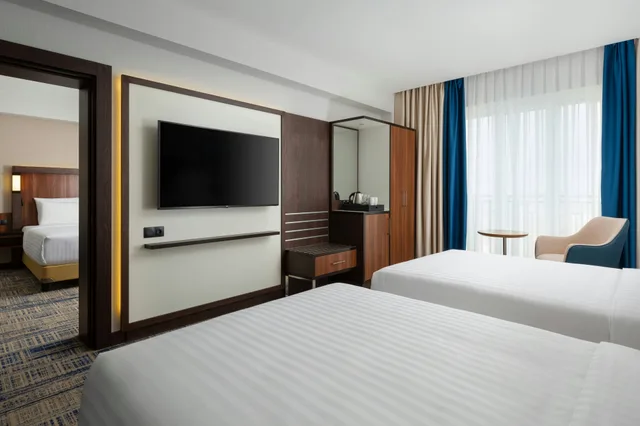 غرفة بسرير كينج، Courtyard by Marriott Tashkent 3/6