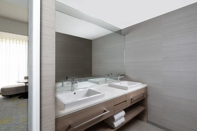 Junior Suite, King Bed, Club Lounge Access, Sheraton Miyako Hotel Tokyo 2/3