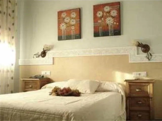 غرفة بسريرين منفصلين بحمام خاص، Hotel Sierra de Araceli Lucena 3/10