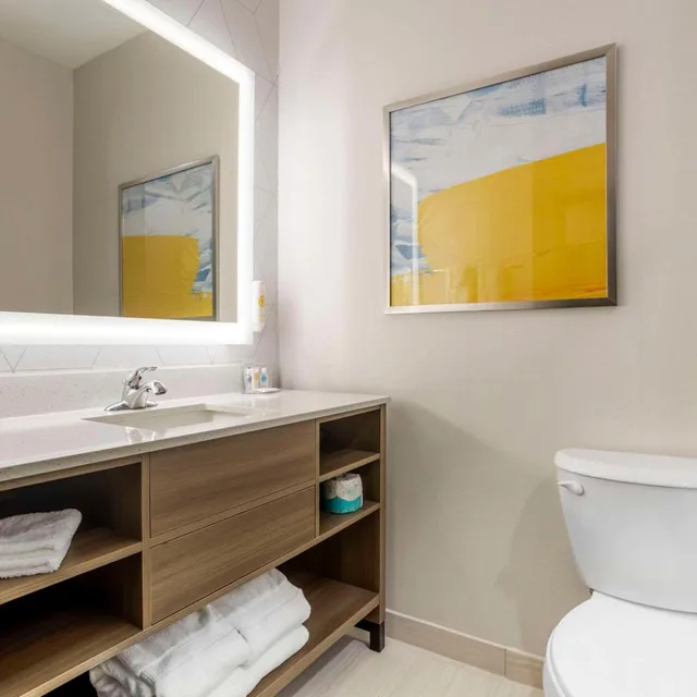 Suite, King Bed, Sofa, Comfort Inn & Suites Huntsville Near University 2/2