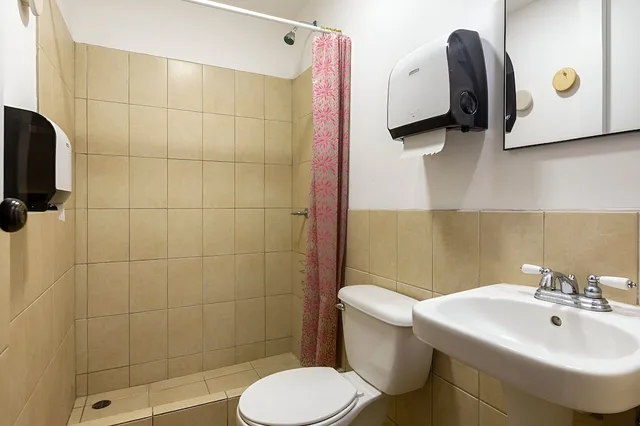 Mixed Dorm, 12 Beds، Socialtel Antigua Guatemala 2/3