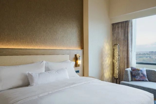 غرفة بريميوم بسرير كينج، Westin O Hare 3/6