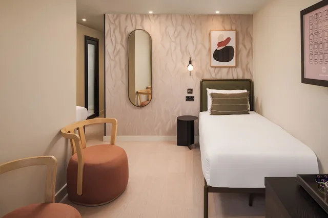 Renovated, Family, Double and Twin Beds، Central Park Hotel 1/1