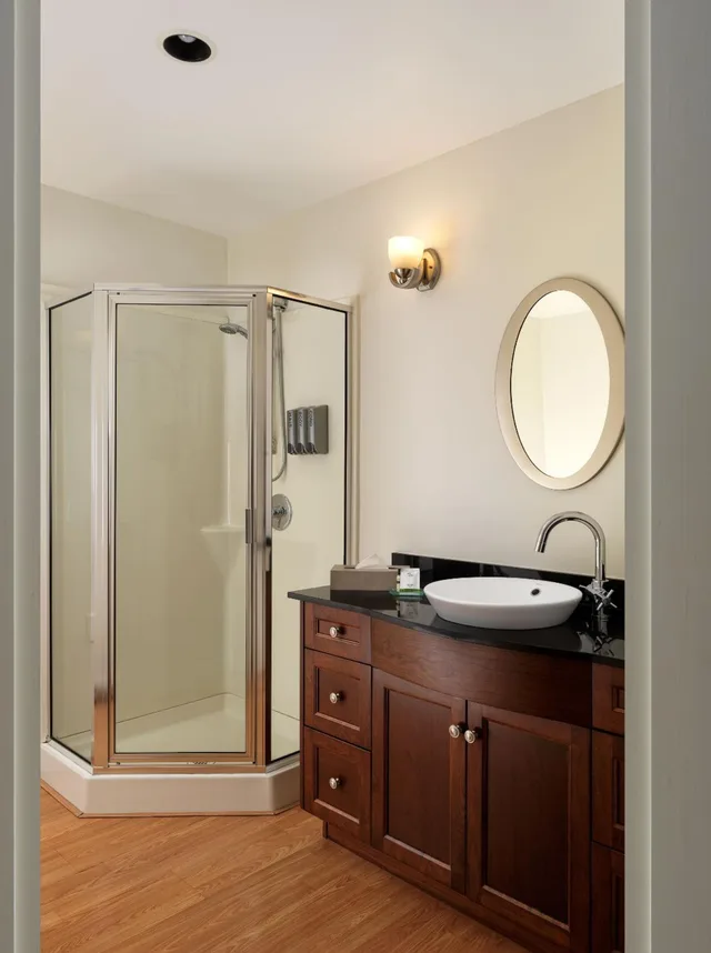 Grand, Dorset, Suite, King Bed، HUNTINGDON MANOR(FORMERLY Huntingdon Hotel & Suites) 9/9