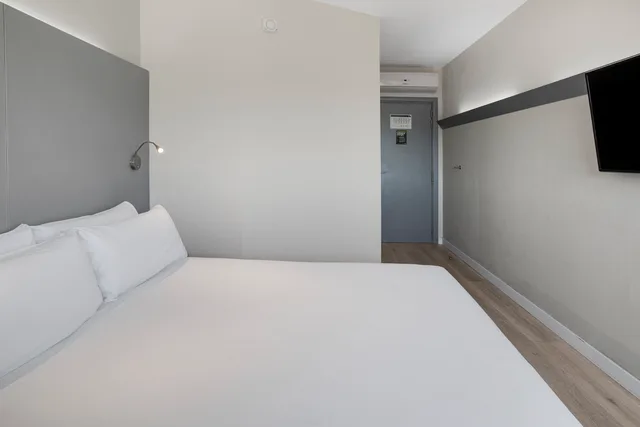 غرفة قياسية بسرير مزدوج، B&B HOTEL Barcelona Granollers 2/4