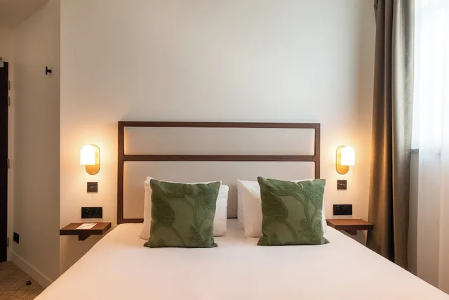 غرفة ديلوكس بسرير كوين، Hotel Lampika 1/4