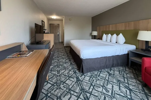 غرفة بسرير كينج، Country Inn & Suites by Radisson, Novi, MI 6/10