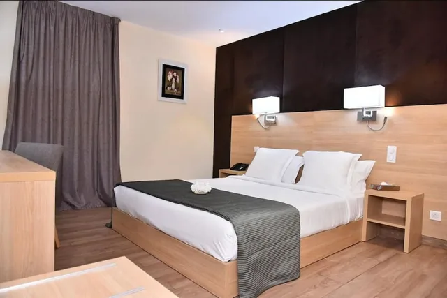 Double Room H، LIBERTE EXPRESS 1/4