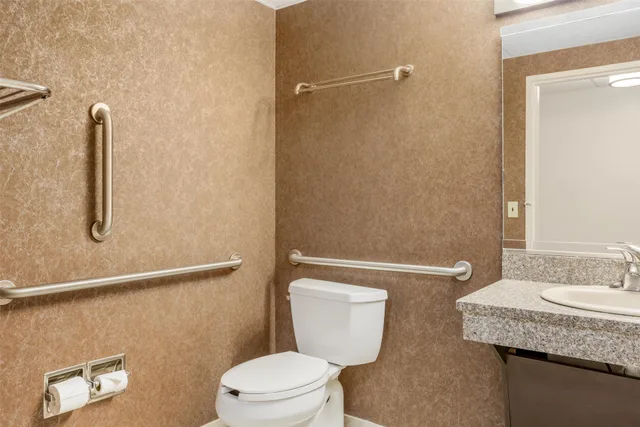 غرفة رباعية بسريرين مزدوجين لذوي الإعاقة، Best Western Plus Morristown Inn 6/6