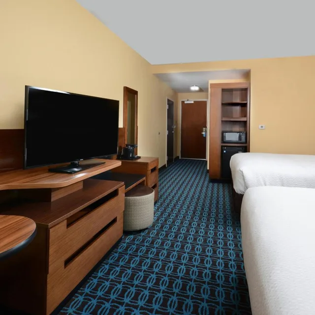 غرفة بسريرين كوين بحوض استحمام لذوي الإعاقة، Fairfield Inn & Suites By Marriott Raleigh Capital Blvd./I-540 2/4