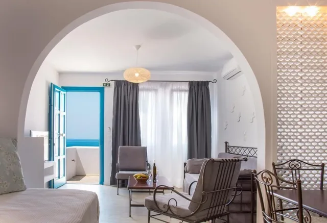 جناح تنفيذي بسريرين مزدوجين بإطلالة على البحر، Blue Bay Resort Village 5/7