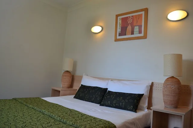 جناح ديلوكس بسريرين كوين، AIRPORT MOTEL 1/3