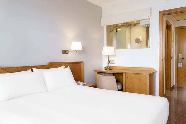 Junior Suite, Twin Beds, Sea Front, Balcony، Universal Hotel Neptuno - Adults Only 1/6