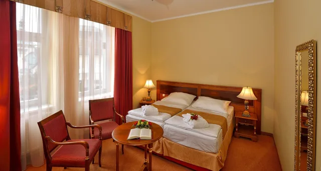 غرفة ديلوكس بسريرين منفصلين، HOTEL CONTINENTAL 3/5