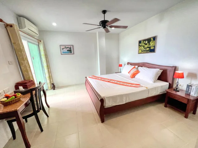 غرفة بسرير مزدوج بشرفة، SR Sea View Apartments (ex NC Residence) 1/1
