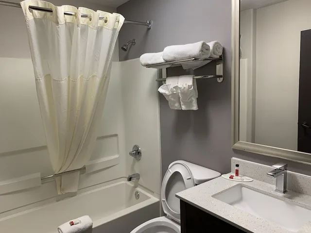 غرفة بسريرين كوين، Microtel Inn And Suites Clarksville 5/5