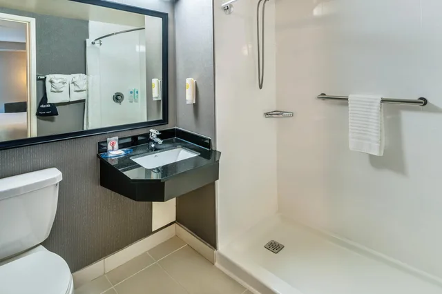 Room, Queen Bed, Comfort Inn Sudbury East 10/10