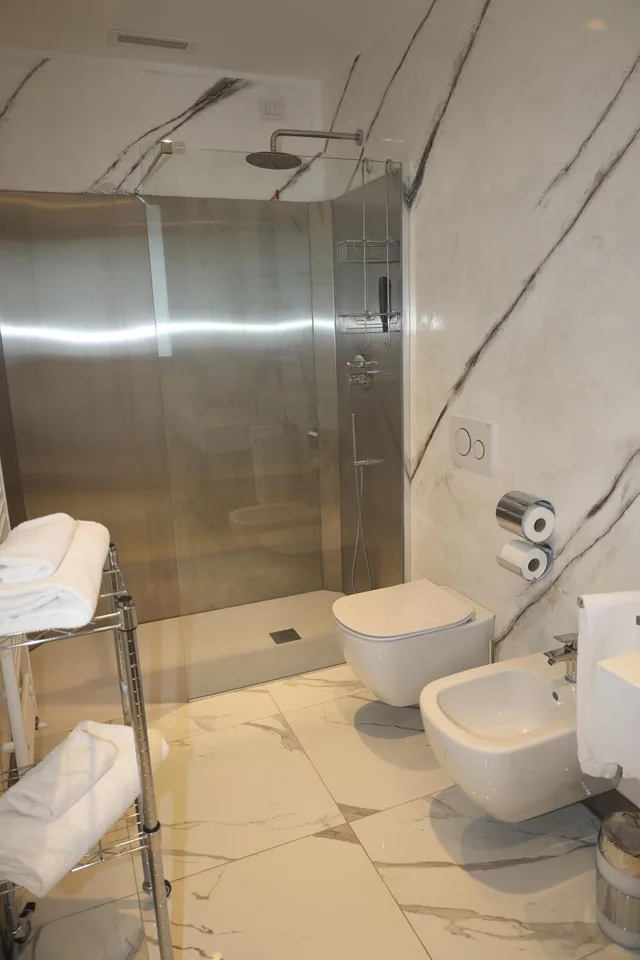 غرفة كلاسيكية رباعية، One Hotel & Restaurant 10/10