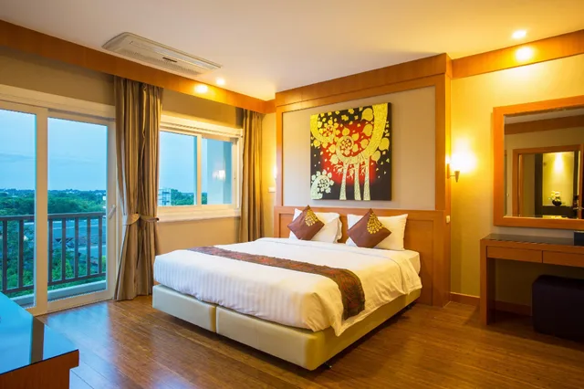 1 Bedroom, Exclusive, Suite, Kitchenette, Romantic Khon Kaen Hotel 2/2