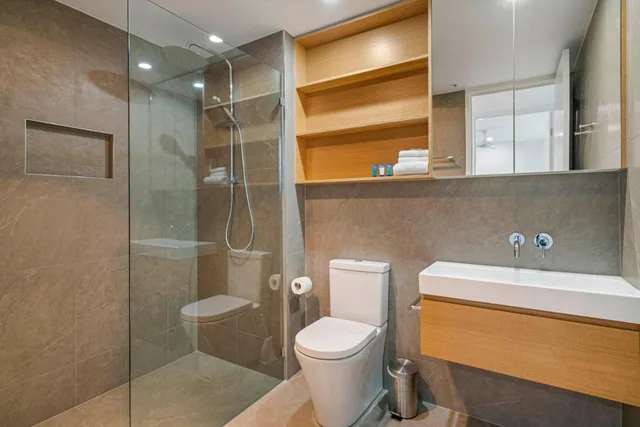 Rise 3 Bedroom Ocean View Apartment، Beach On Sixth 4/5