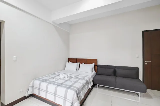 Deluxe, Studio, Tess and Tessha Condotel near T3 Airport 1/8