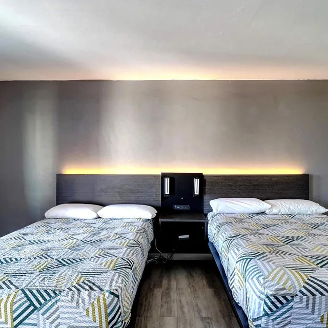Room, Quadruple, Motel6 Tucson, AZ - East Williams Center 5/10