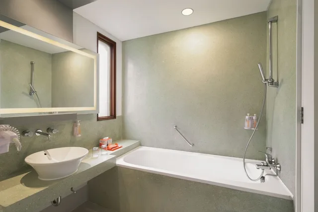 Harris, Suite, Double Bed, HARRIS Hotel Kuta Tuban 3/5