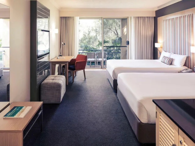غرفة بسرير مزدوج بإطلالة على المسبح، Mercure Gold Coast Resort 2/3