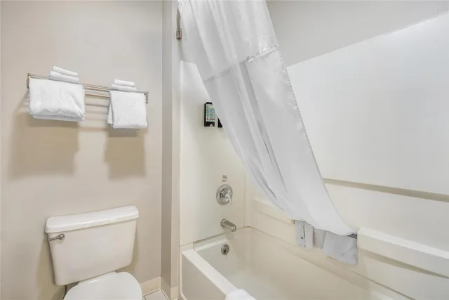غرفة بسرير كوين بحوض استحمام لذوي الإعاقة، SureStay Plus by Best Western Montrose 6/6