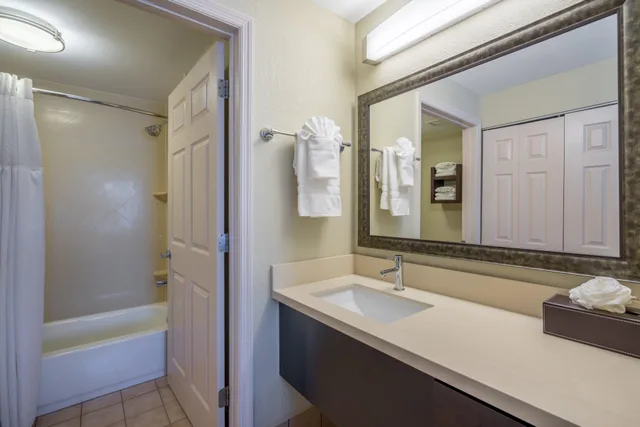 جناح بسريرين مزدوجين، Staybridge Suites Wilmington - Brandywine Valley 2/2