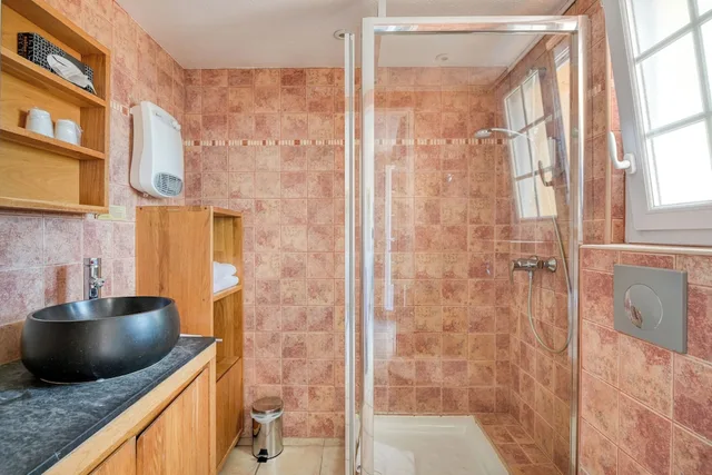 غرفة سوبيريور بسرير كوين بإطلالة على البحر بشرفة، CITOTEL HOSTELLERIE DE LA NARTELLE 8/10