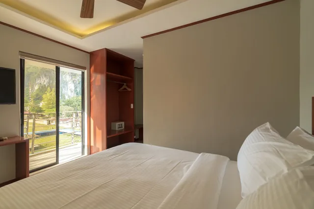 Deluxe, Queen Bed, Balcony, Coral Cliff Hotel 2/5