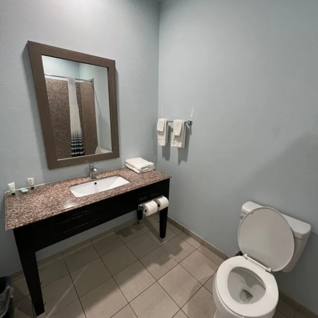 غرفة ثلاثية، Americas Best Value Inn Sulphur 7/10