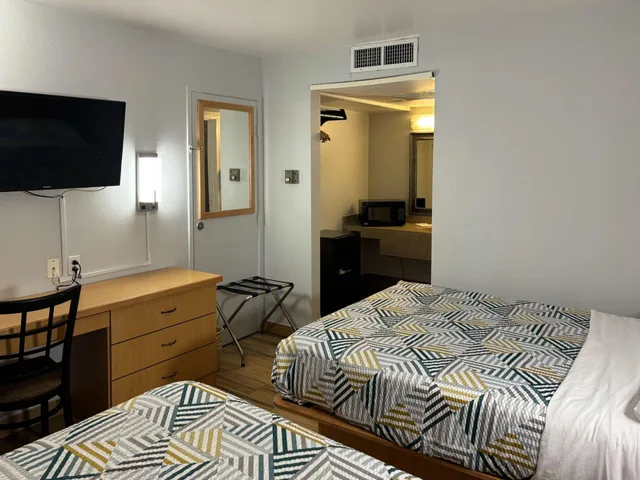 غرفة بسريرين كوين، Motel6 Riviera Beach, FL 4/10