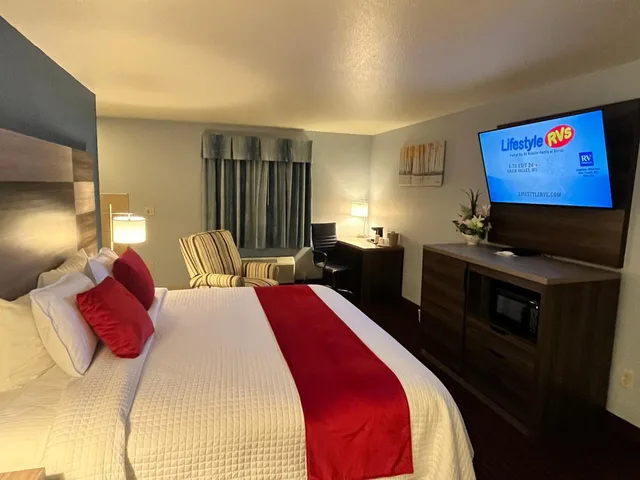 غرفة سوبيريور بسرير كينج، Garnett Hotel & RV Park 2/10