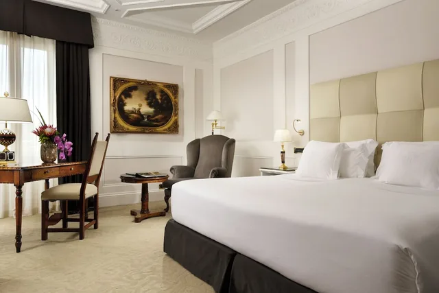غرفة ديلوكس ثلاثية بسرير كينج وسرير فردي، Splendide Royal Hotel 1/3