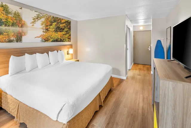غرفة بسرير كينج لذوي الإعاقة، Days Inn by Wyndham Columbus East Airport 6/8
