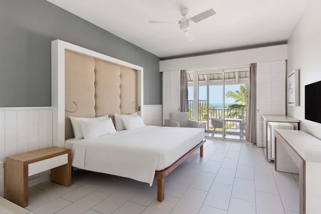 غرفة بريميوم بإطلالة على الحديقة، Radisson Blu Azuri Resort and Spa 1/6