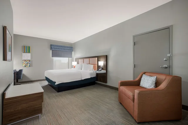 جناح بسرير كينج، Hampton Inn Linden 2/5