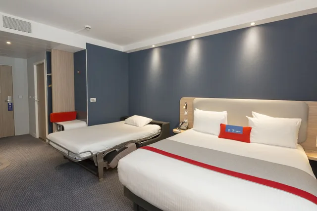 غرفة قياسية بسرير مزدوج مع أريكة، Holiday Inn Express Paris Velizy 1/10