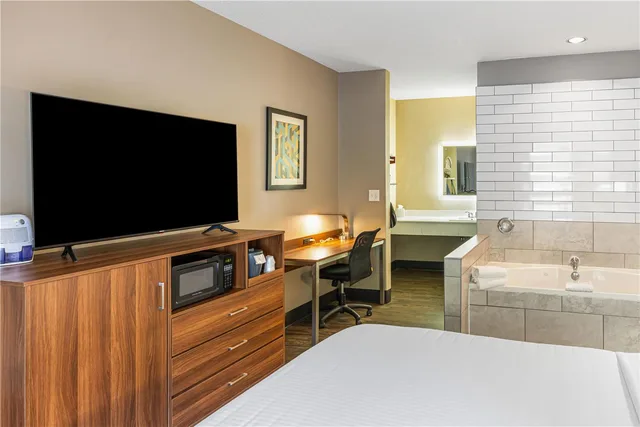 جناح بسرير كينج، SureStay Hotel by Best Western Helen Downtown 3/4