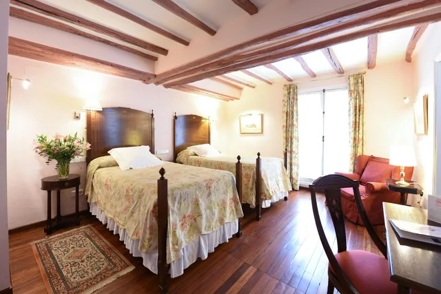 Standard, Double Bed, Las Casas De La Juderia Sevilla 2/3