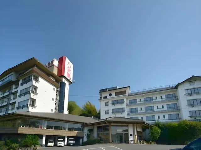 Hollywood, Twin Beds, Mountain View, East Wing، New Hakkeien 1/1