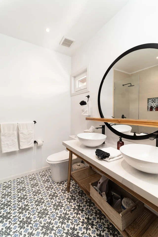 جناح بسرير كينج وسرير كوين مع أريكة، The Beach House Boutique Hotel 2/2