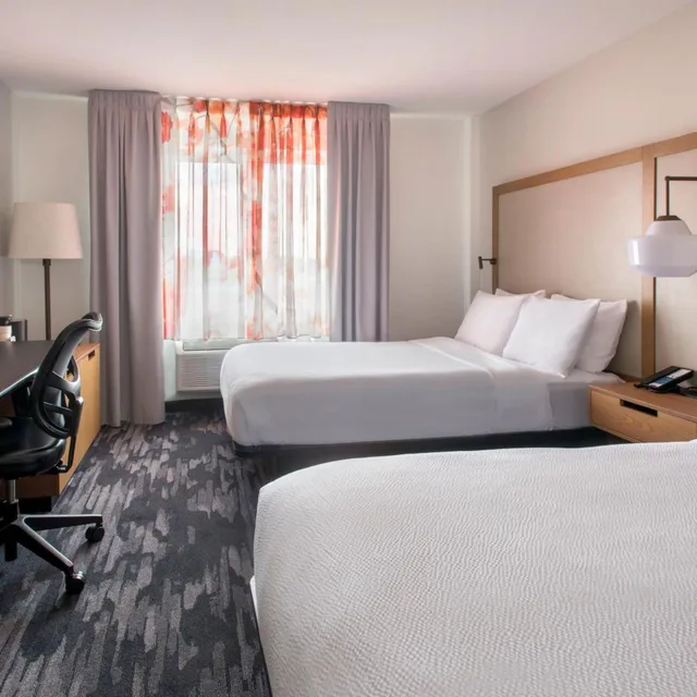 غرفة بسريرين مزدوجين بحوض استحمام لذوي الإعاقة، Fairfield Inn by Marriott New York LaGuardia Airport/Flushing 1/4